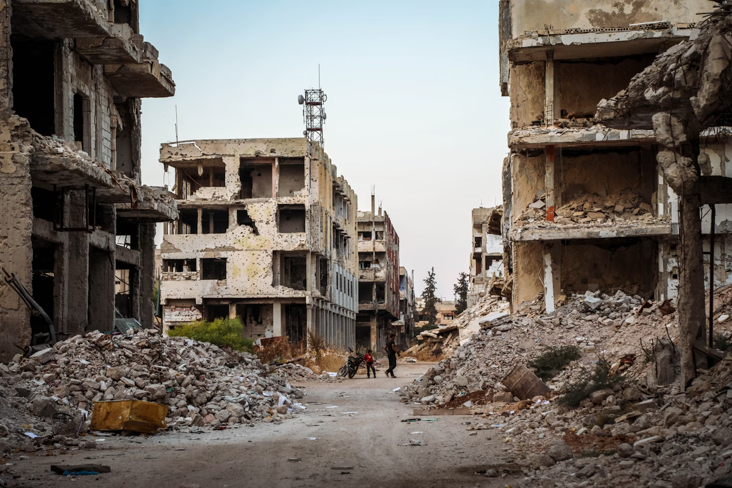 Bloody Clashes Leave Hundreds of Civilians Dead in Syria